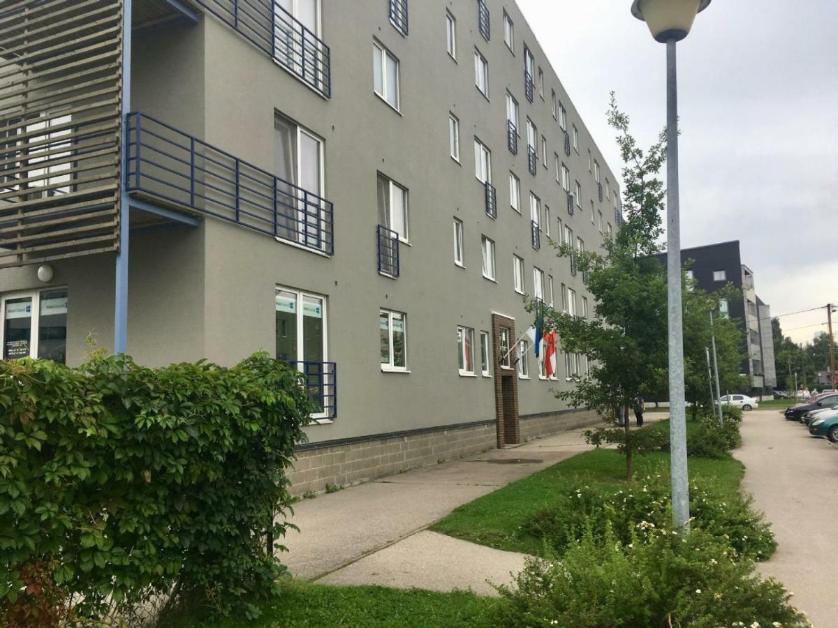 Apartment Near Centre Тарту Екстер'єр фото